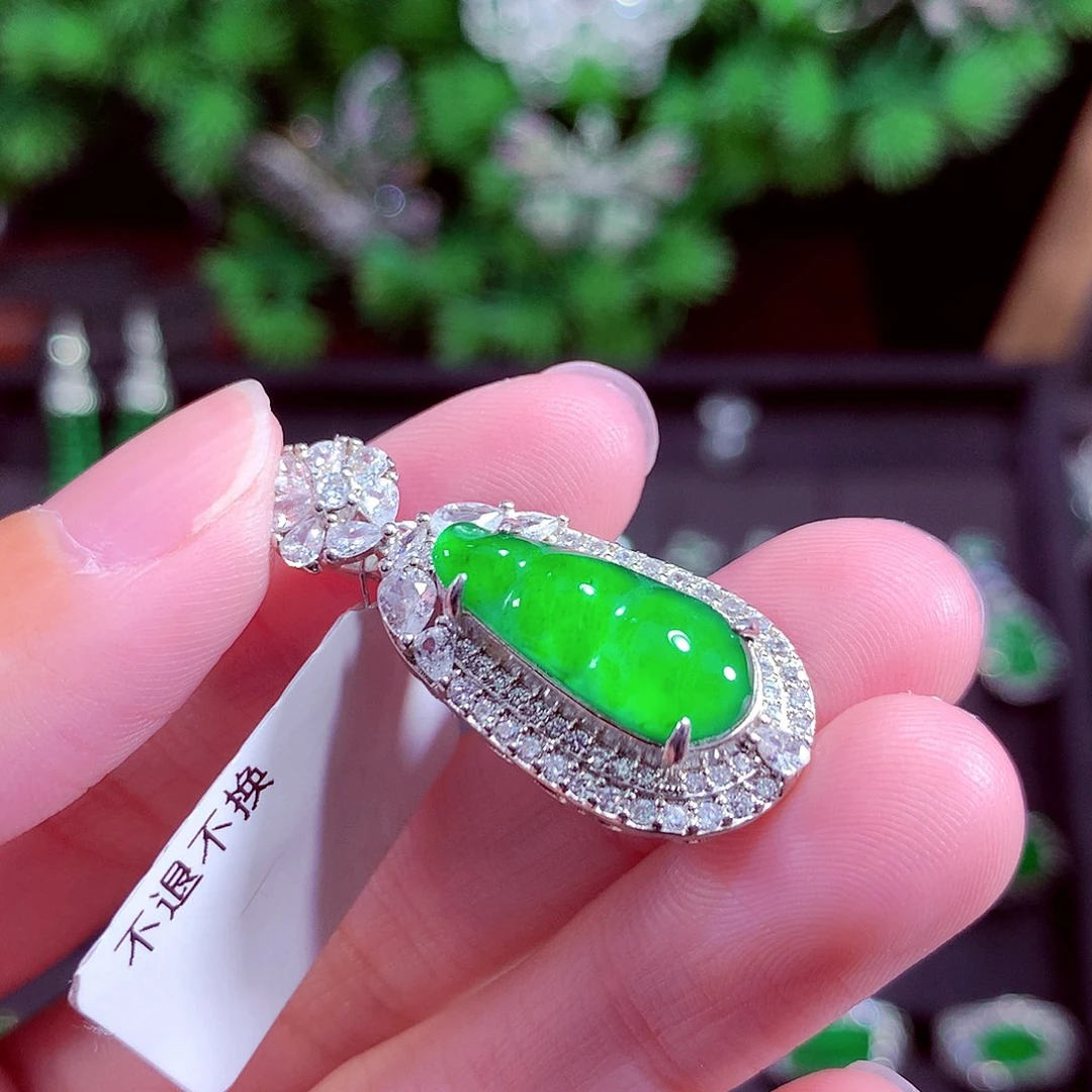 颈饰未镶嵌翡翠天然