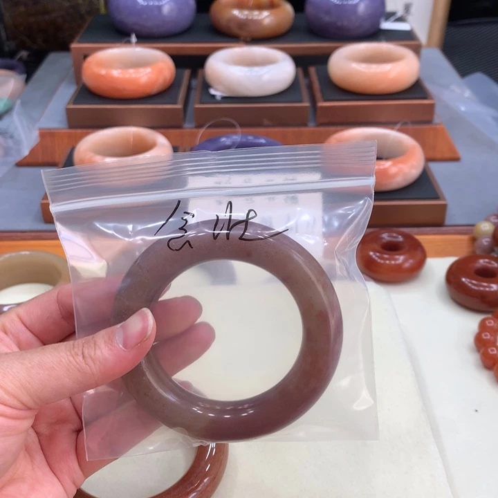 合金手镯石英质玉（佘太翠）