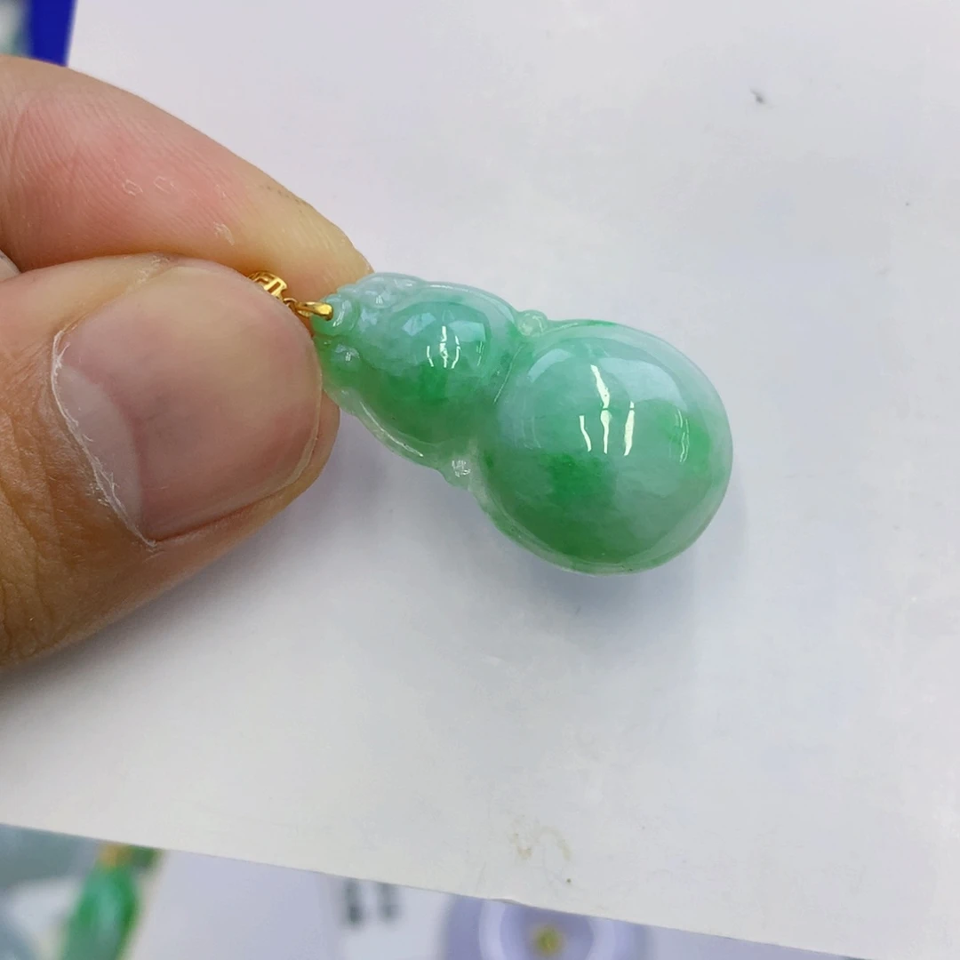 18K金镶嵌挂件翡翠翡翠