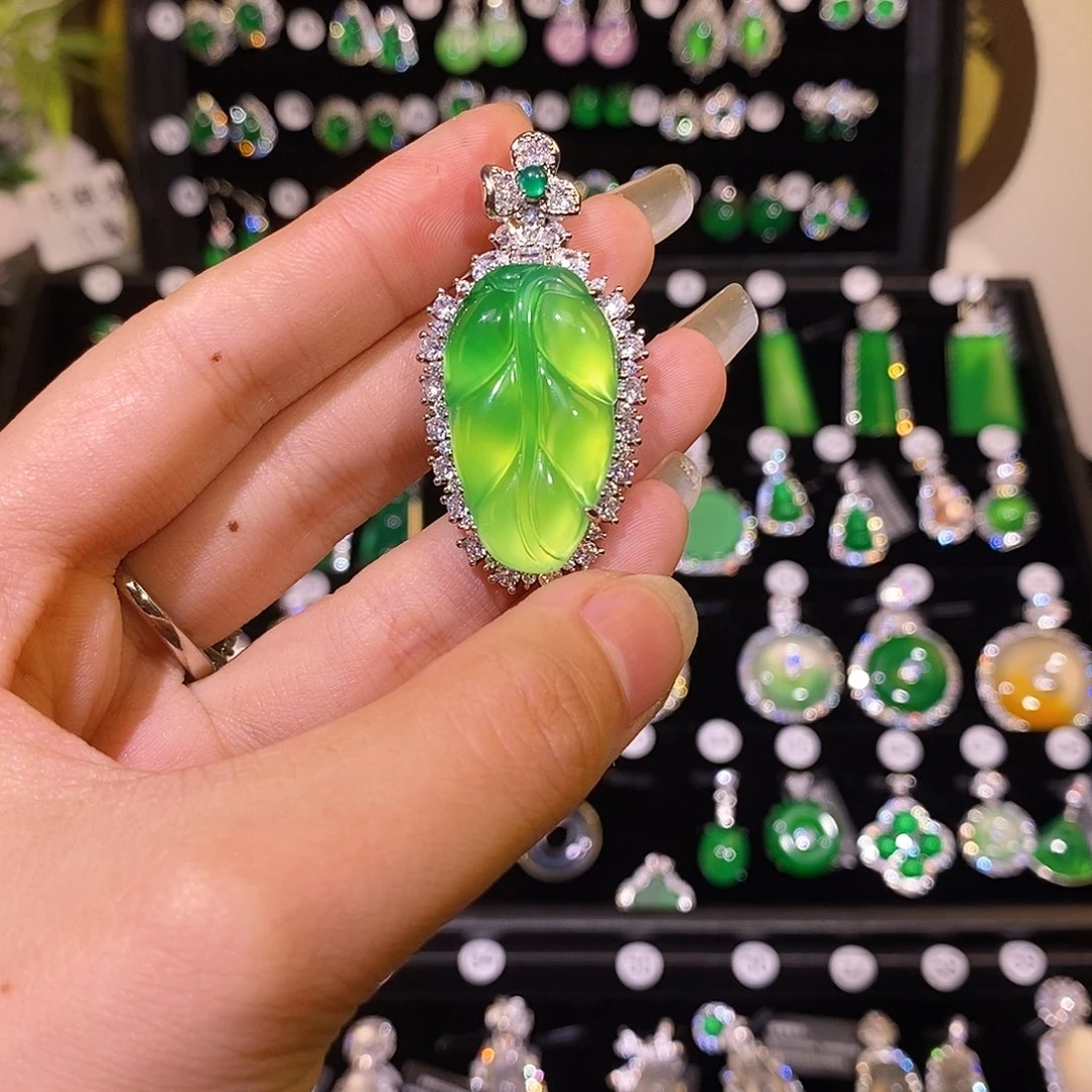 玛瑙/玉髓颈饰合金