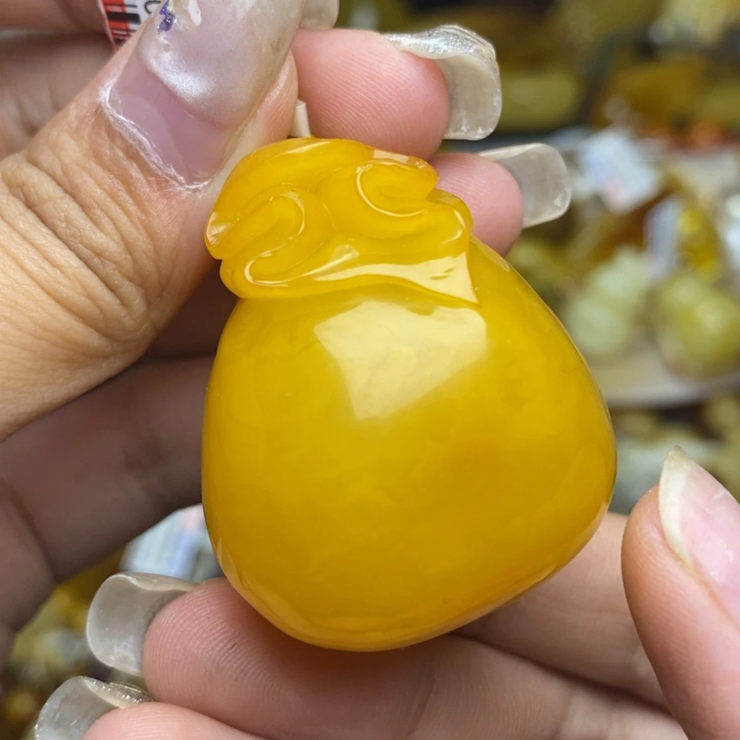 未镶嵌琥珀珠宝奇石