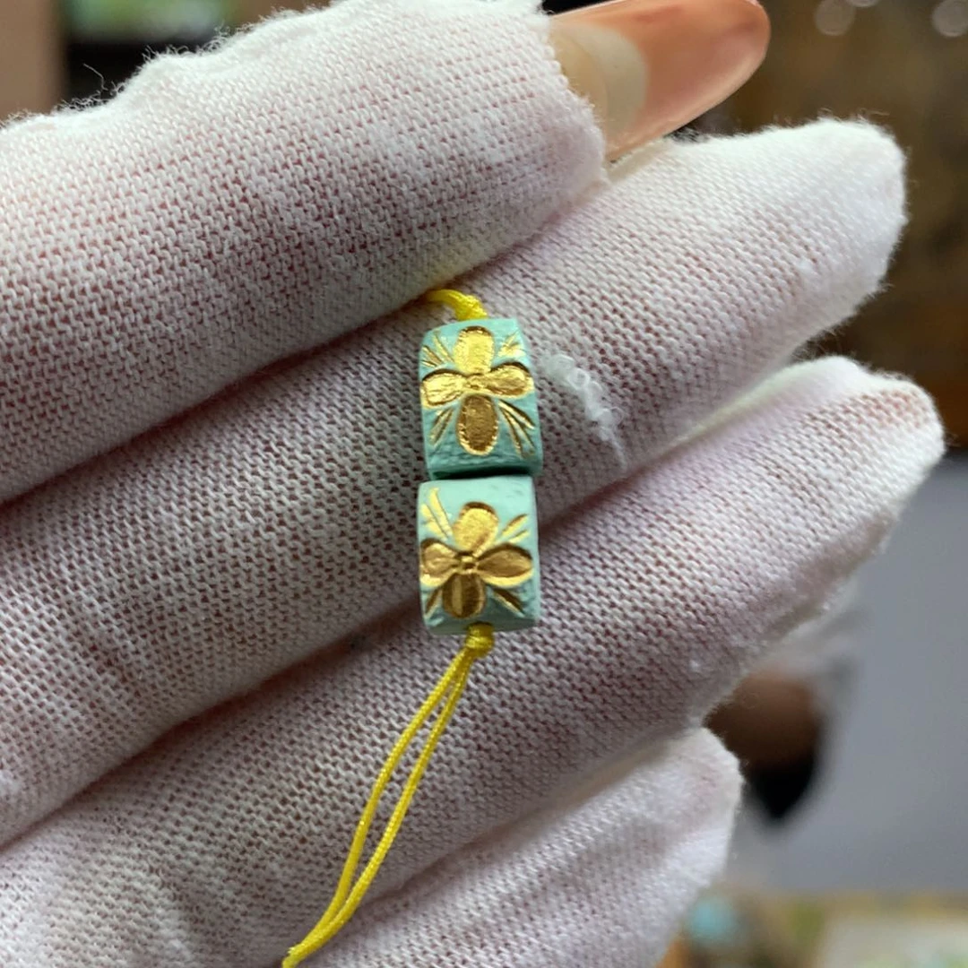 绿松石未镶嵌挂件