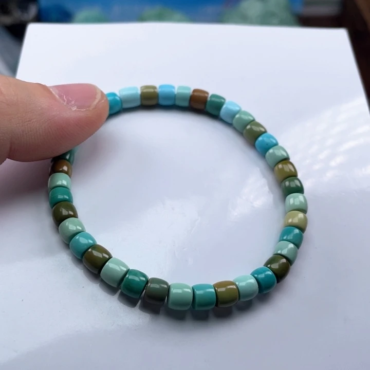 绿松石颈饰未镶嵌