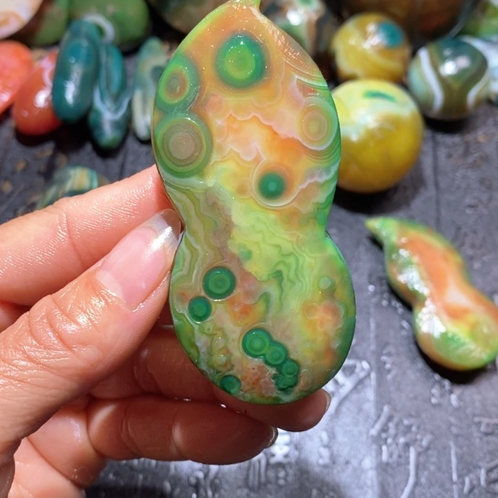 玛瑙/玉髓颈饰未镶嵌草***！