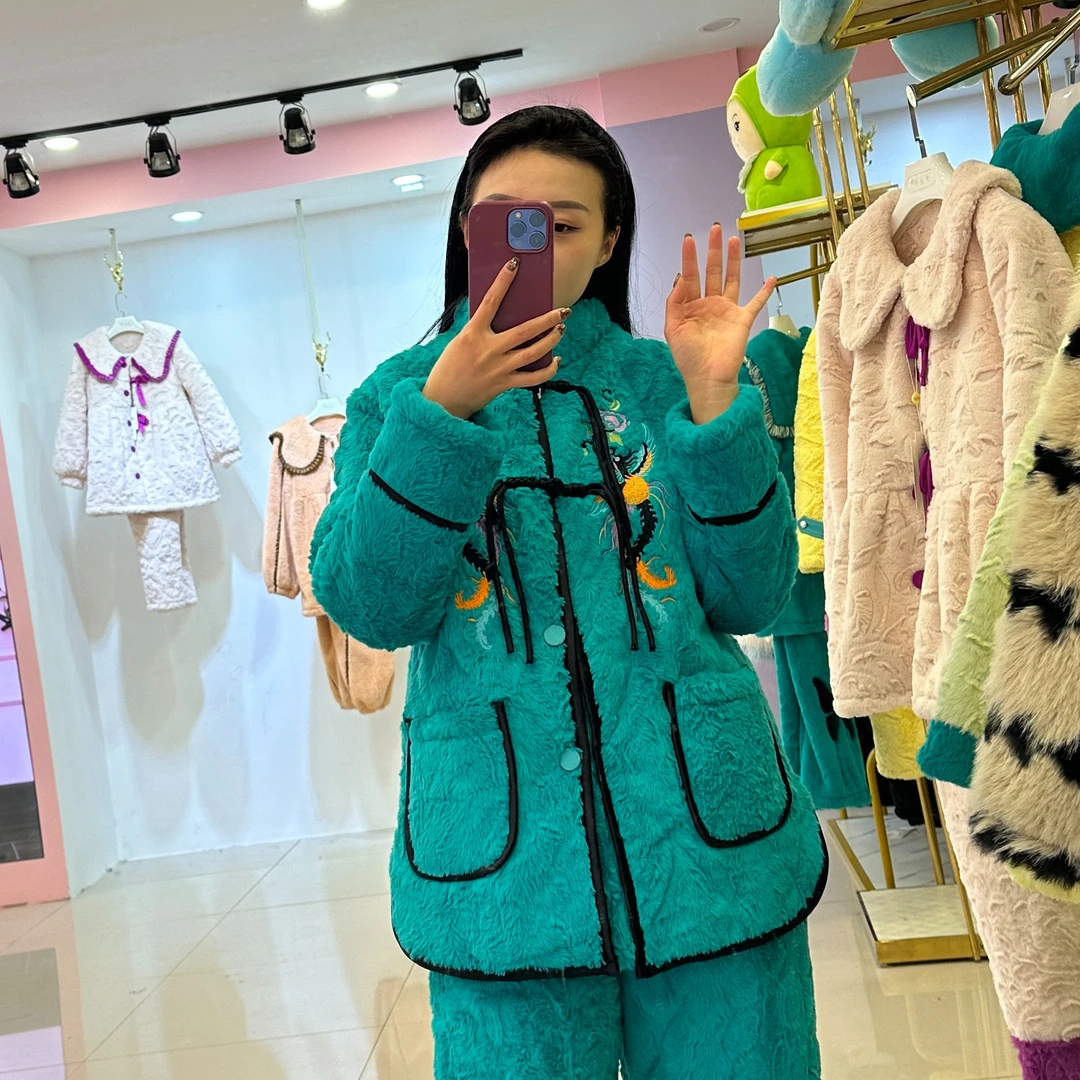 7043款雪芙兔绒家居服套装冬季时尚加厚保暖可外穿家居服套装高货