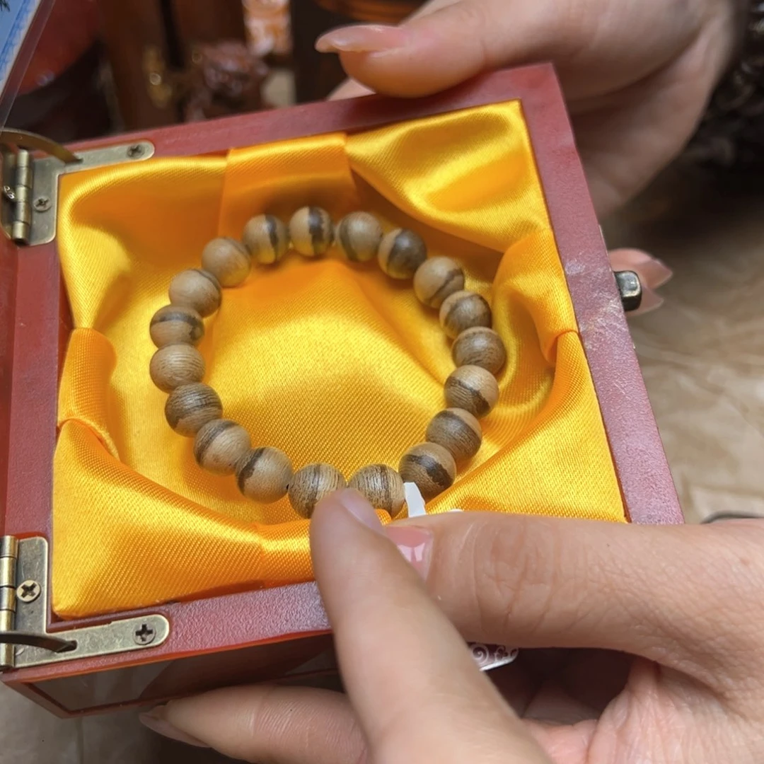 大叶紫檀（黑酸枝木类）