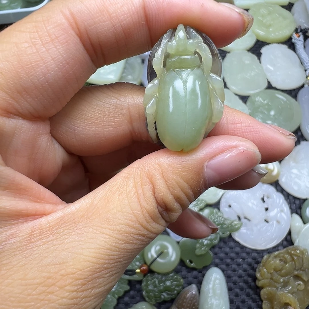 和田玉未镶嵌吊坠(赠链)卡30.6