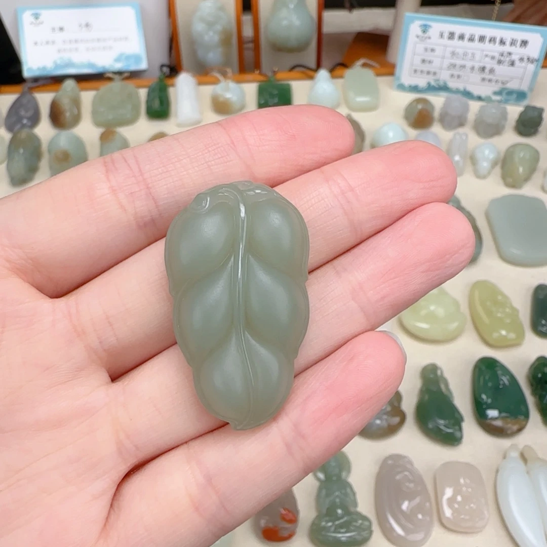 C***C颈饰未镶嵌和田玉