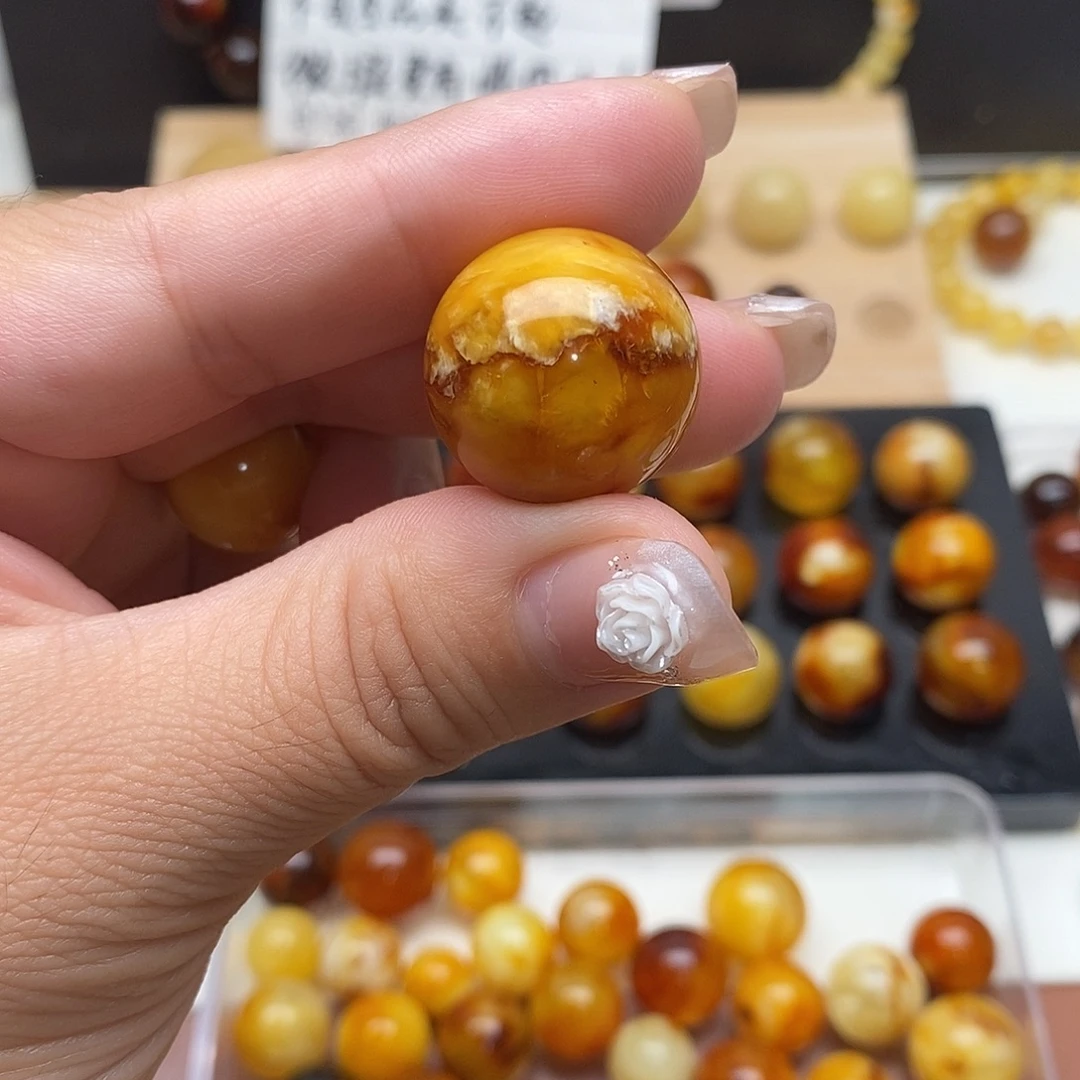 啊***吧虫珀未镶嵌裸石蜜蜡