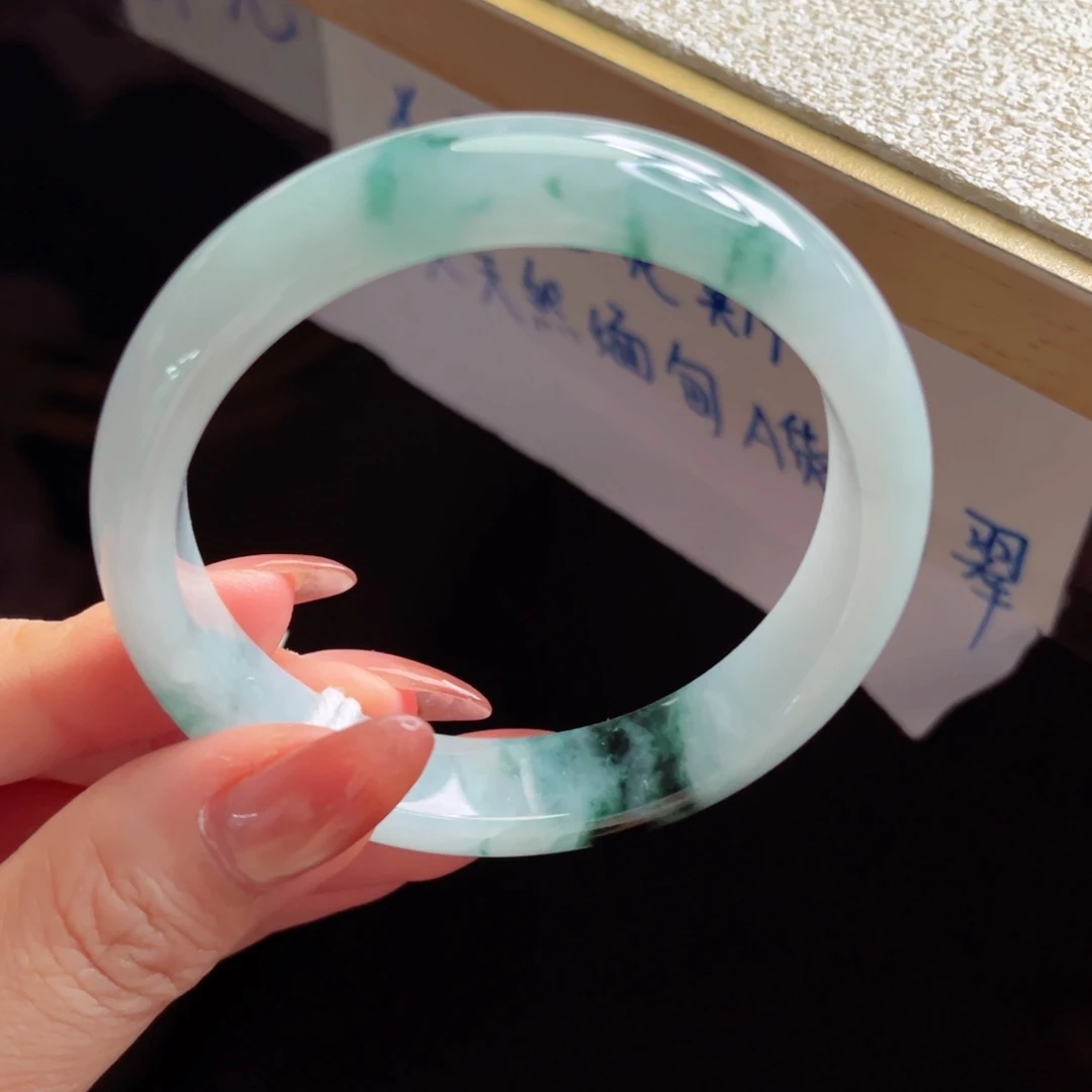 翡翠未镶嵌手镯手镯