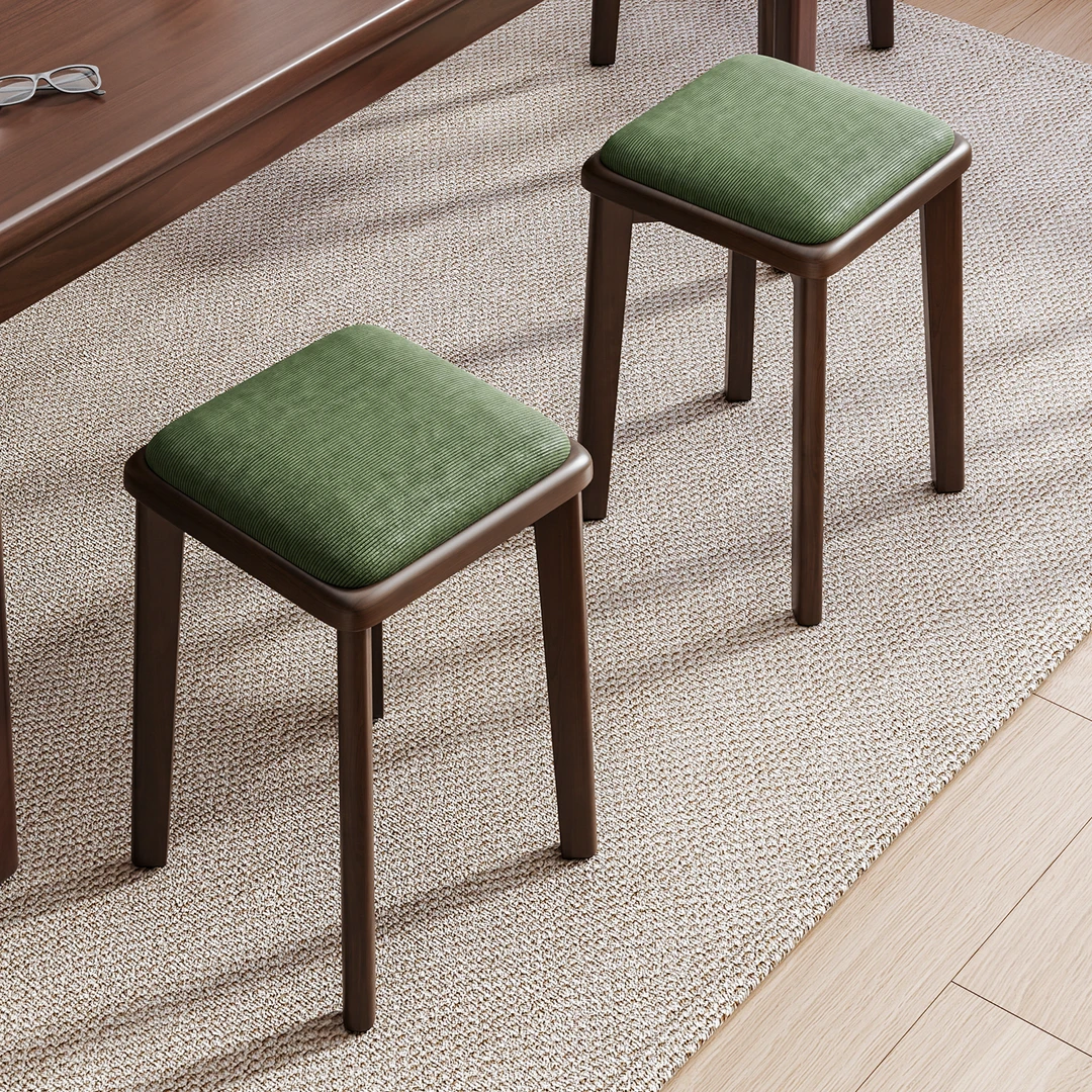 家用轻奢高级感化妆凳餐厅备用可叠放原木中古风小凳榉木软包凳子