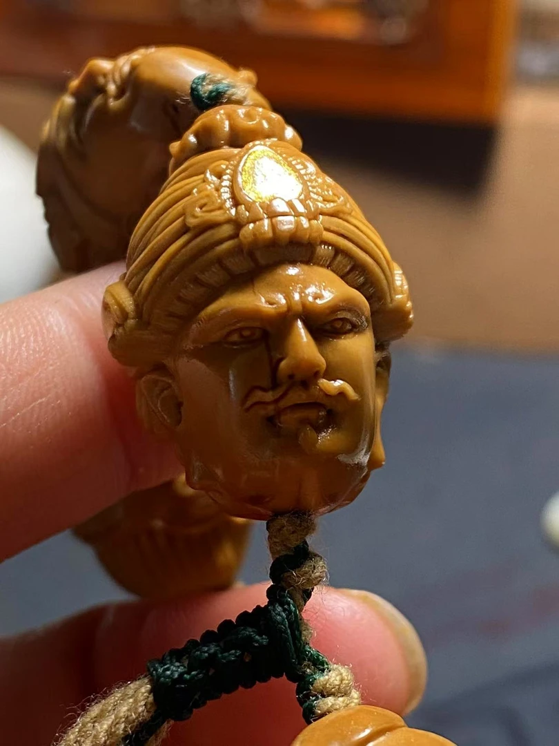 莲花大师   雕刻手串