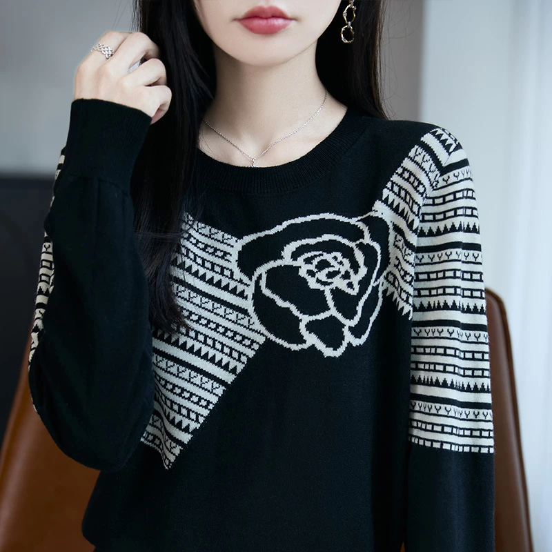 25年早秋新款精纺羊毛圆领针织衫长袖女印花设计感宽松打底衫上衣