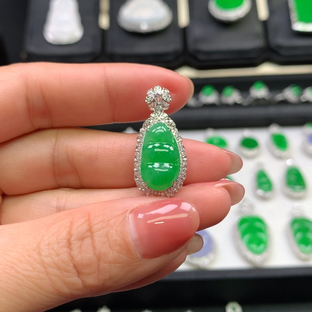 翡翠吊坠(不含链)18K金镶嵌