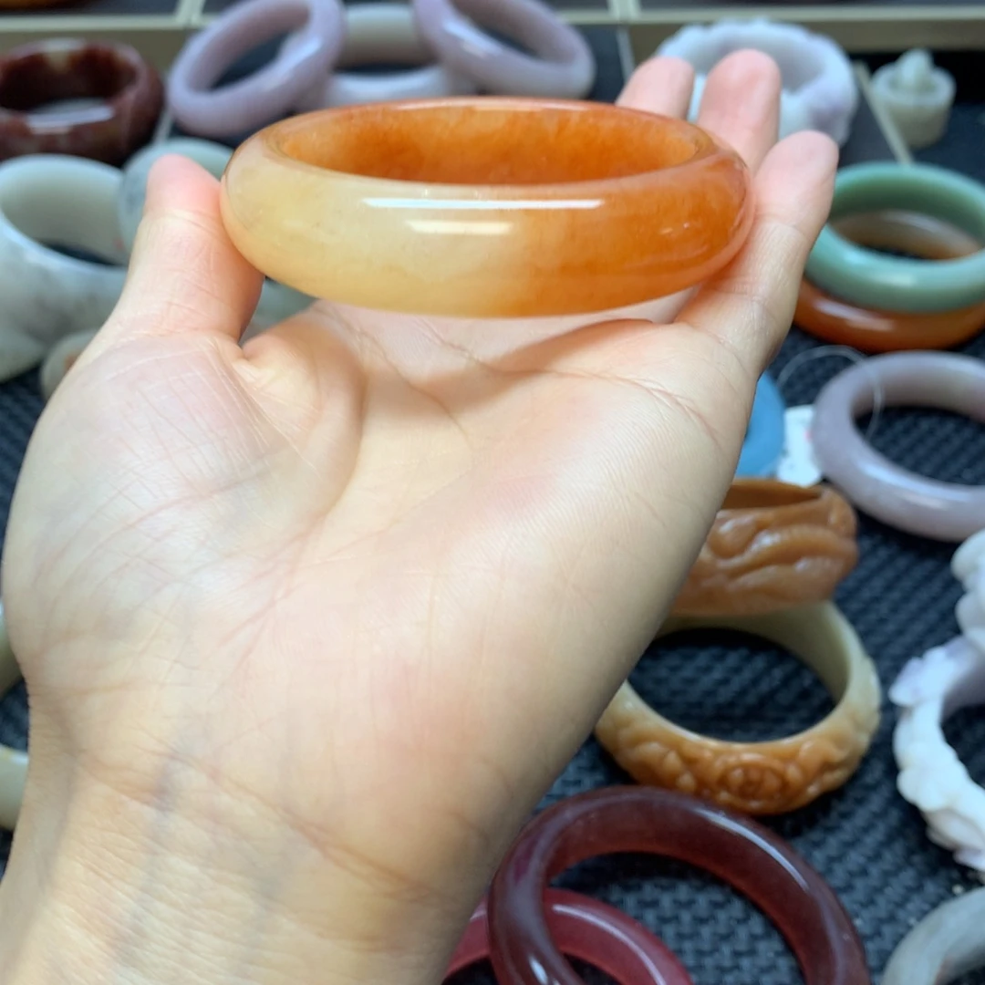 石英岩玉未镶嵌手镯