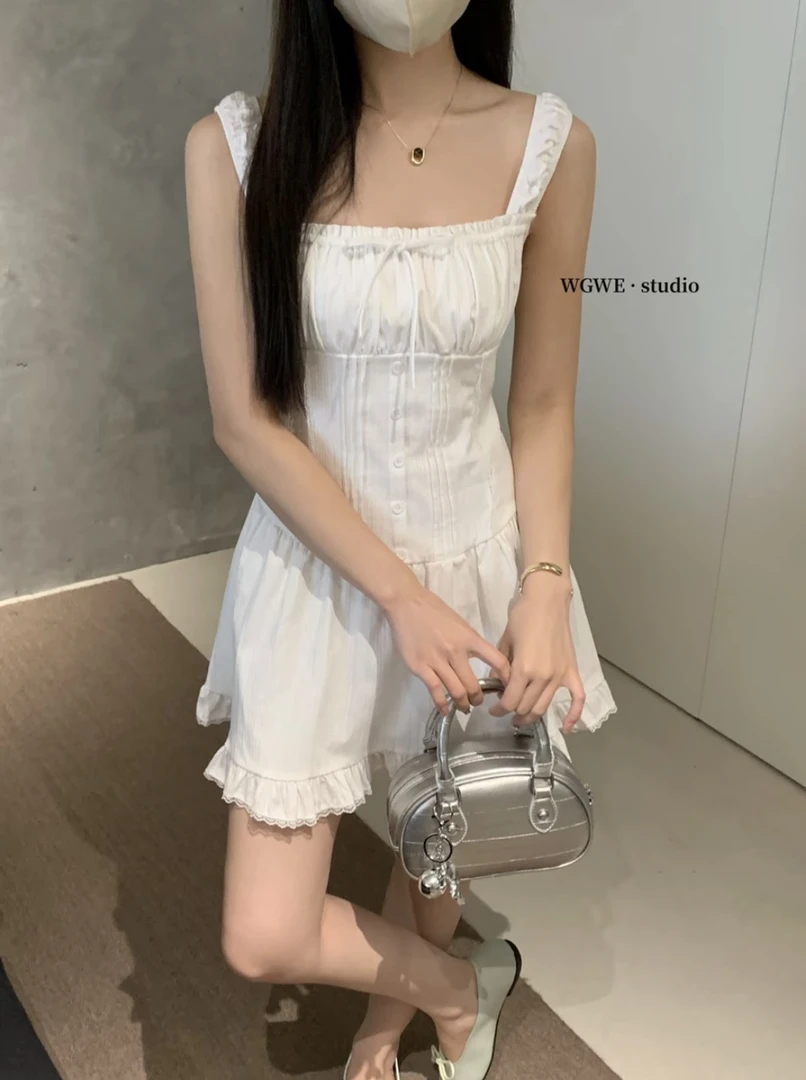 怦然心动夏小白裙女短款抽褶方领吊带裙镂空碎花蓬蓬连衣裙