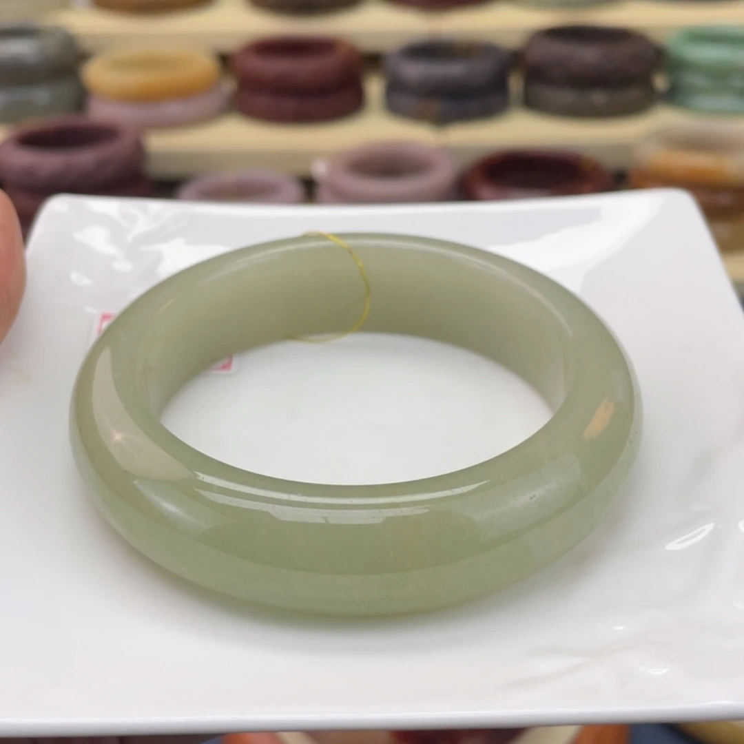 【闪购商品】石英质玉手镯未镶嵌以*