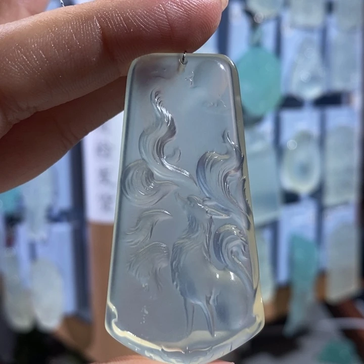 岫玉未镶嵌颈饰吊坠