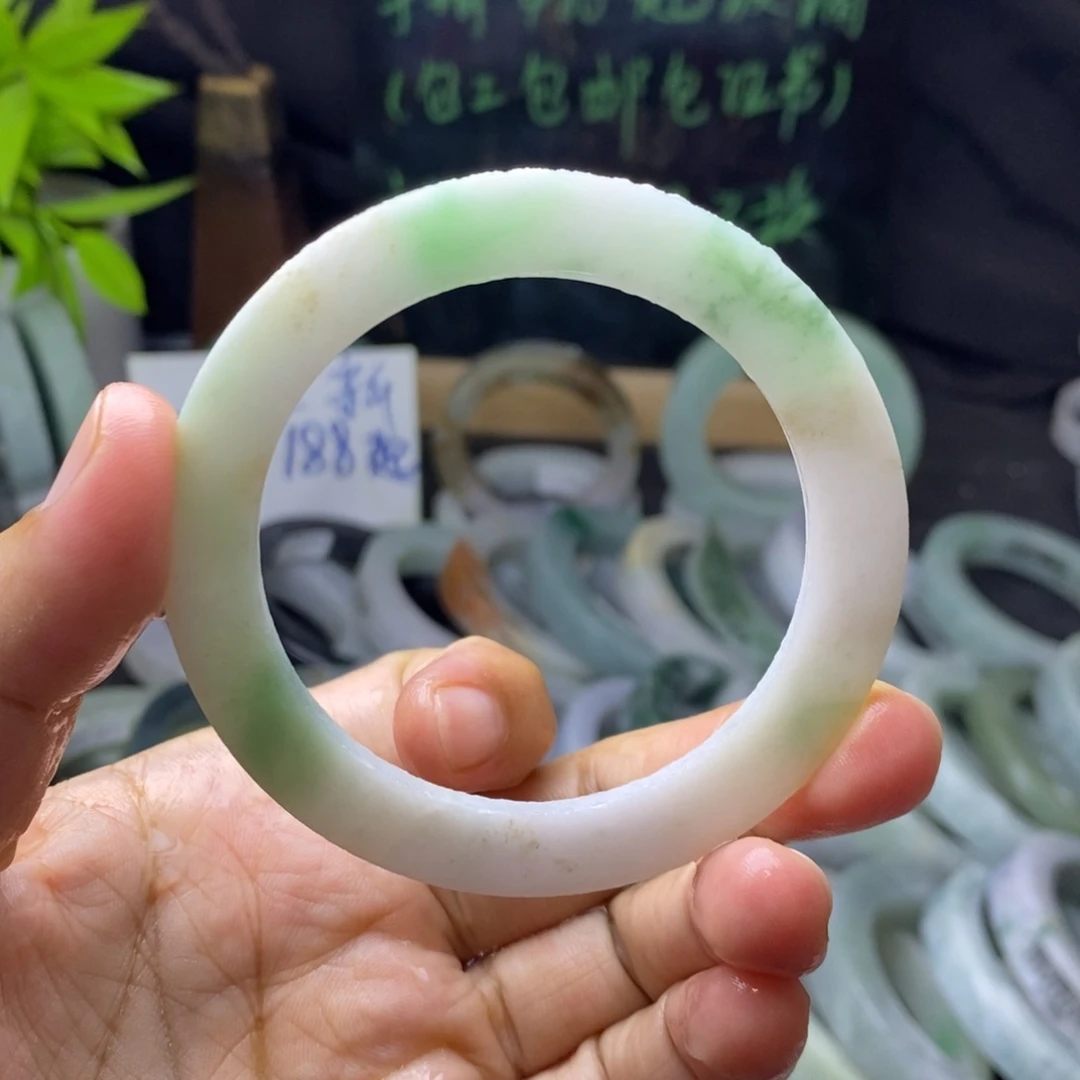 定制翡翠未镶嵌手镯