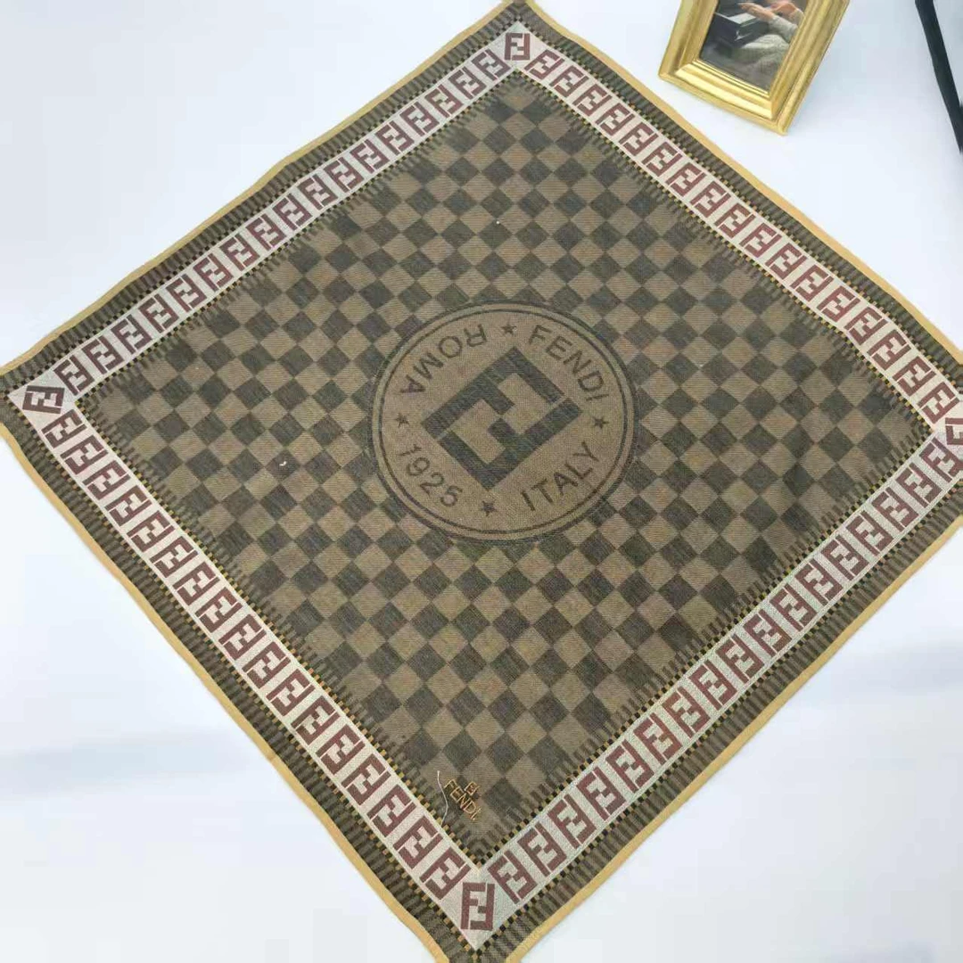 95新 FENDI/芬迪 海囤/芬迪/丝巾/yy09863