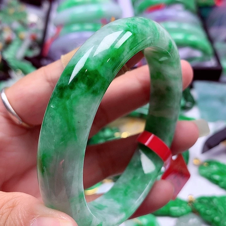 翡翠未镶嵌手镯翡翠