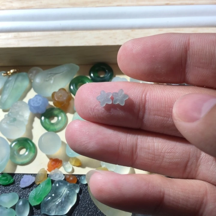 定制翡翠未镶嵌挂件