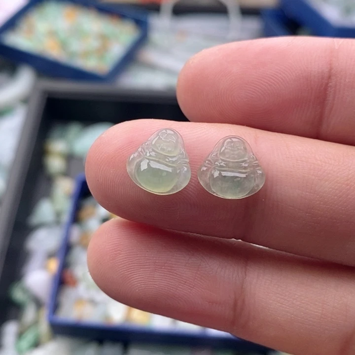 茜***诗翡翠未镶嵌吊坠(不含链)