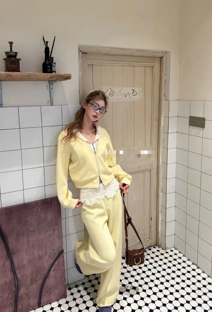 2008早秋新款韩系小众辣妹甜美蕾丝拼接短款上衣高腰休闲裤套装女