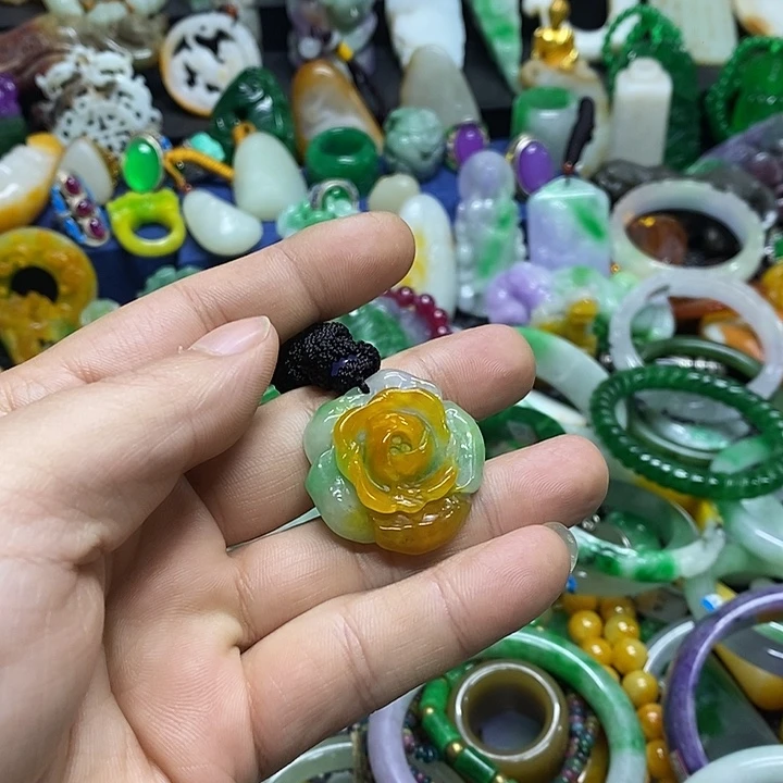 颈饰未镶嵌翡翠官方正规军回血放漏