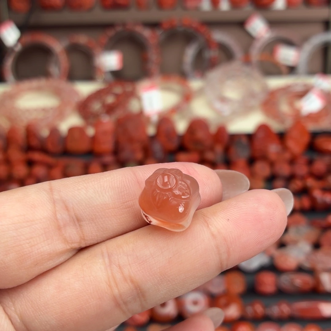 南红玛瑙未镶嵌颈饰柿子