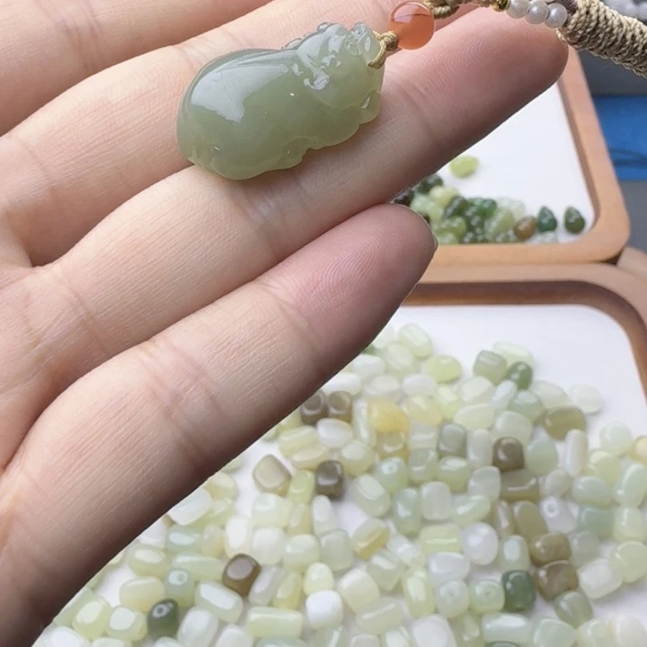 和田玉未镶嵌挂件