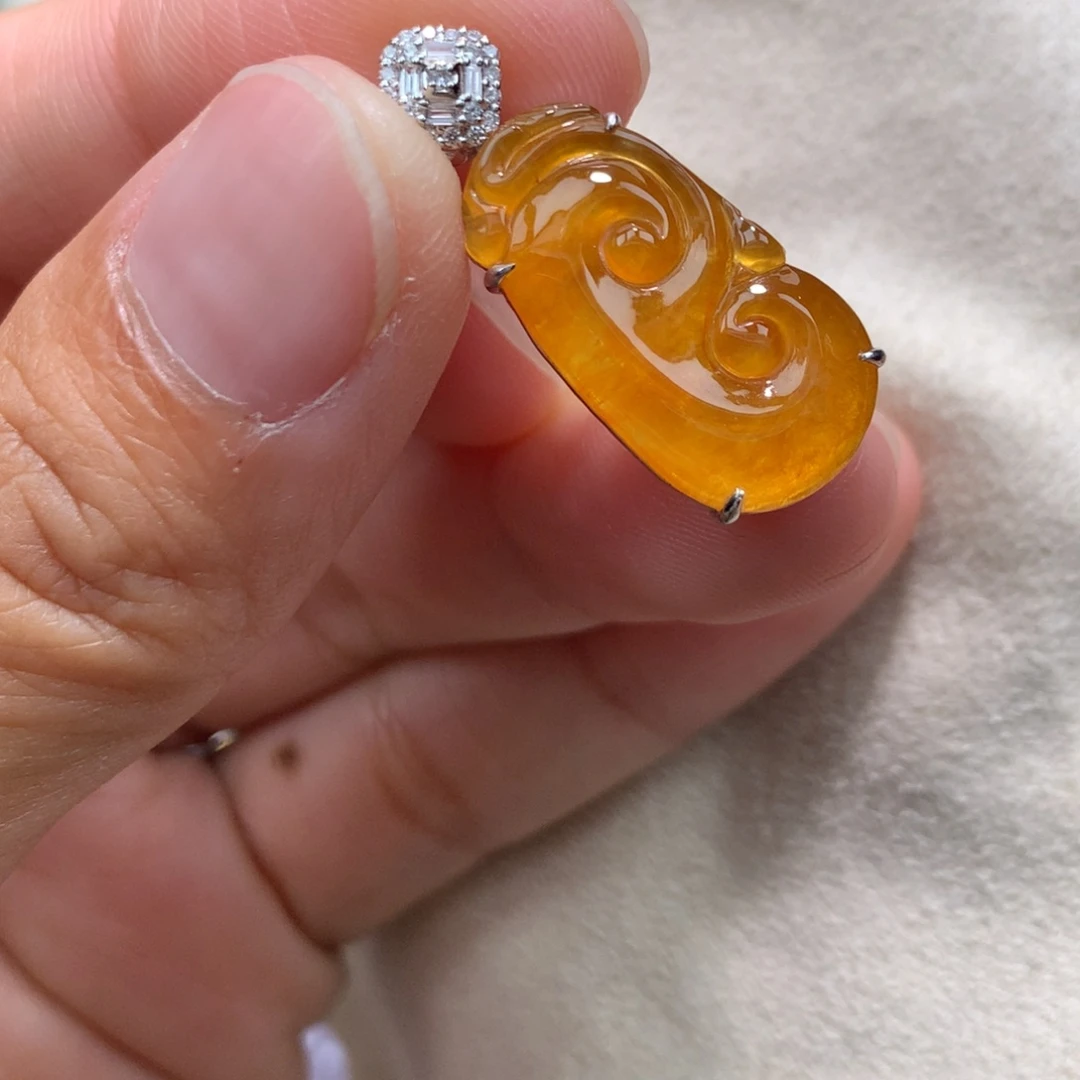 翡翠18K金镶嵌吊坠(不含链)如意