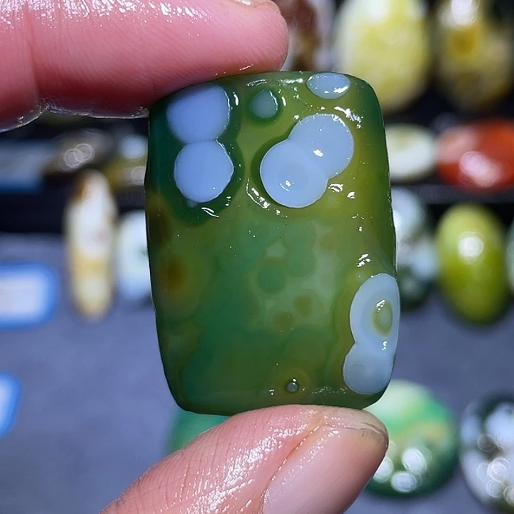 玛瑙/玉髓未镶嵌珠宝奇石