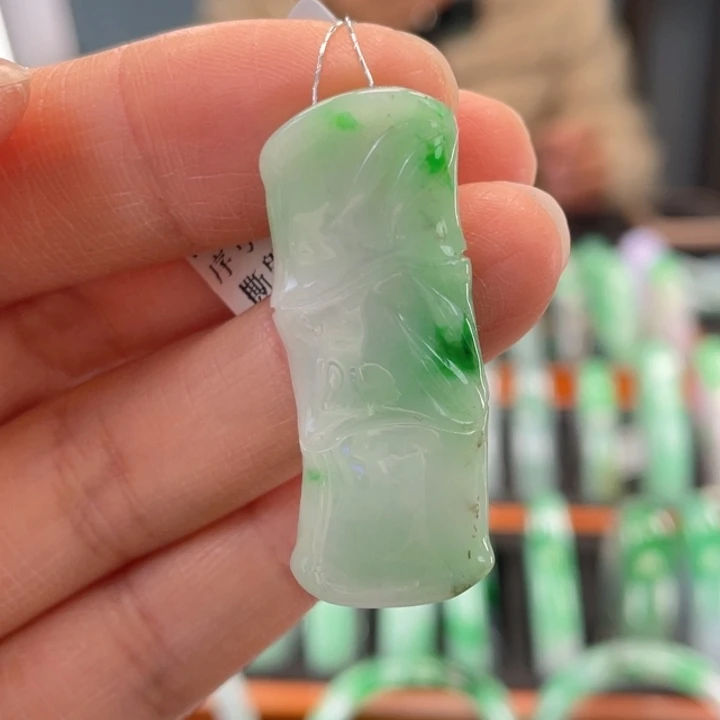 怡***家翡翠未镶嵌颈饰缅甸翡翠