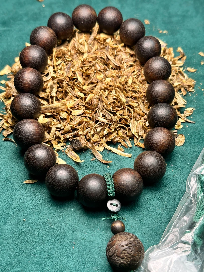 A0123海南黑油老料沉香20mm