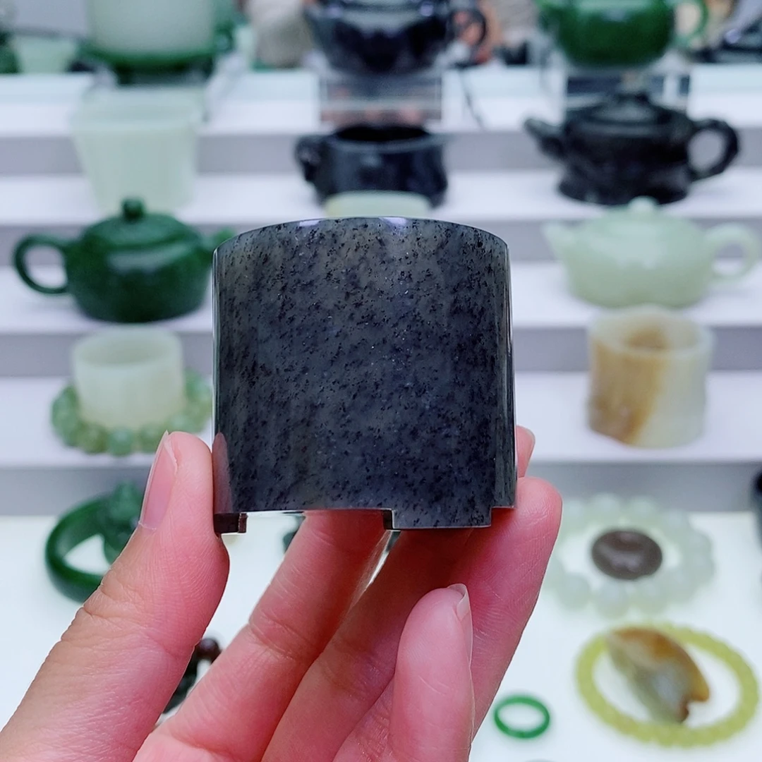 和田玉未镶嵌摆件杯子