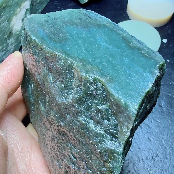 和田玉（糖玉）未镶嵌珠宝奇石