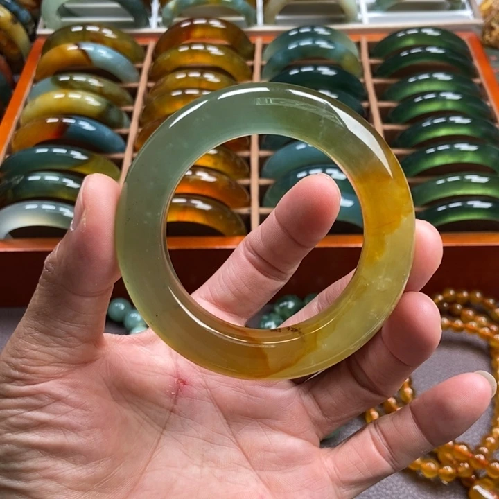 蛇纹石玉未镶嵌手镯锦***鲤