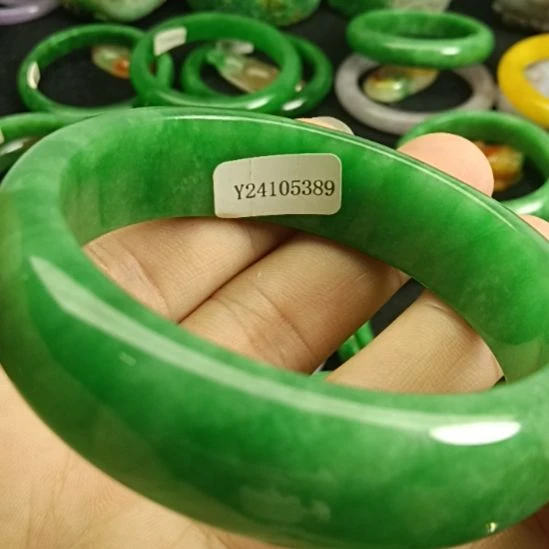 翡翠颈饰未镶嵌用****7