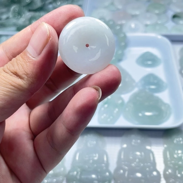 翡翠未镶嵌颈饰扣子