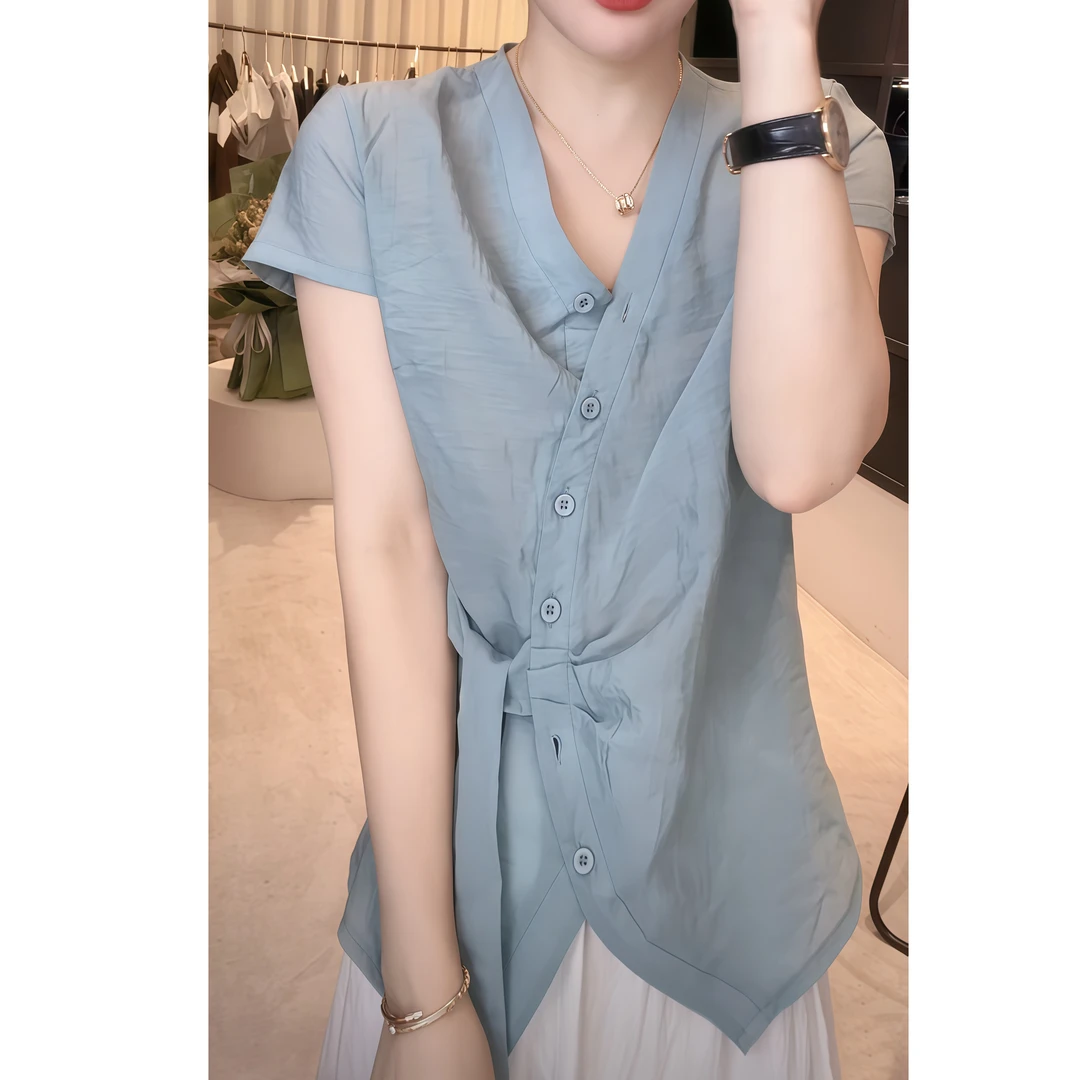 2025夏季新款V领口设计感时尚百搭短袖显瘦上衣通勤潮流款式洋气