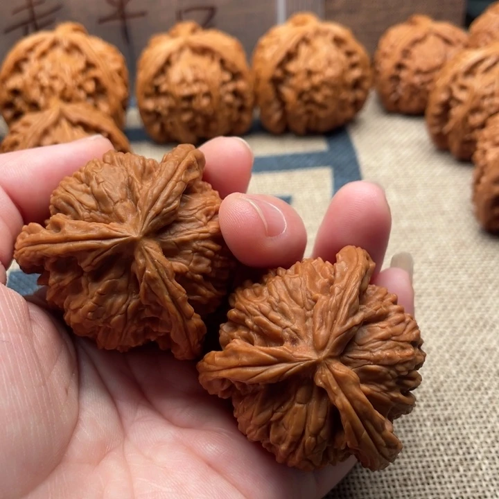 黑***-核桃白狮子43核桃