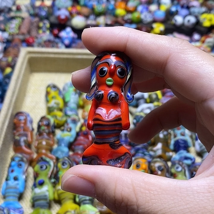 颈饰琉璃红色小美人鱼055