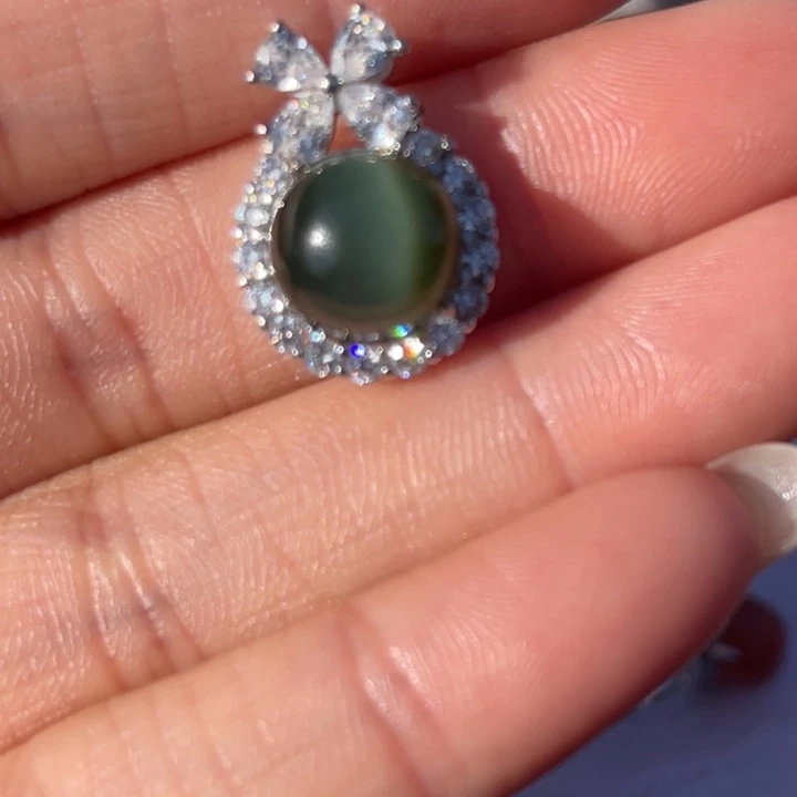 哈****和田玉未镶嵌颈饰