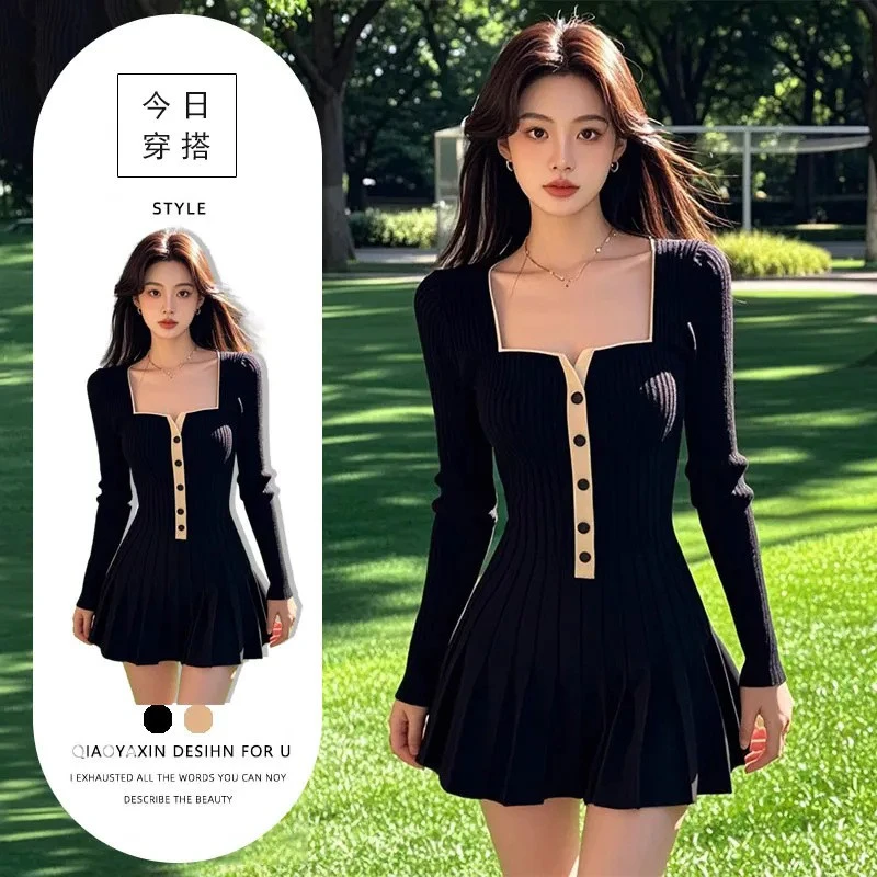 今年流行的爆款女装连衣裙秋季新款收腰气质显瘦单排扣方领小黑裙