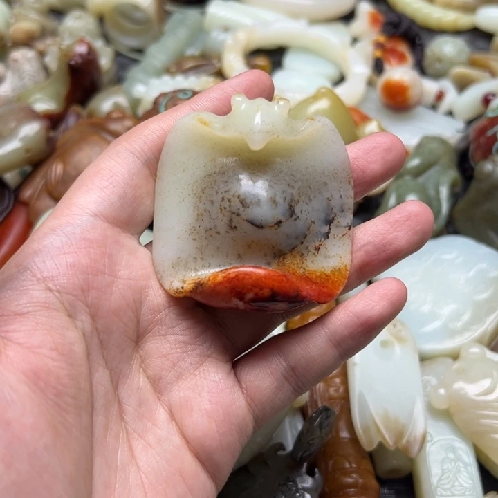 未镶嵌和田玉（糖玉）挂件冫