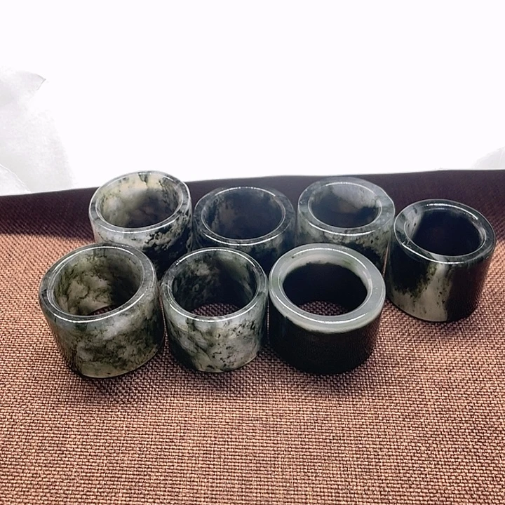 独山玉未镶嵌戒指