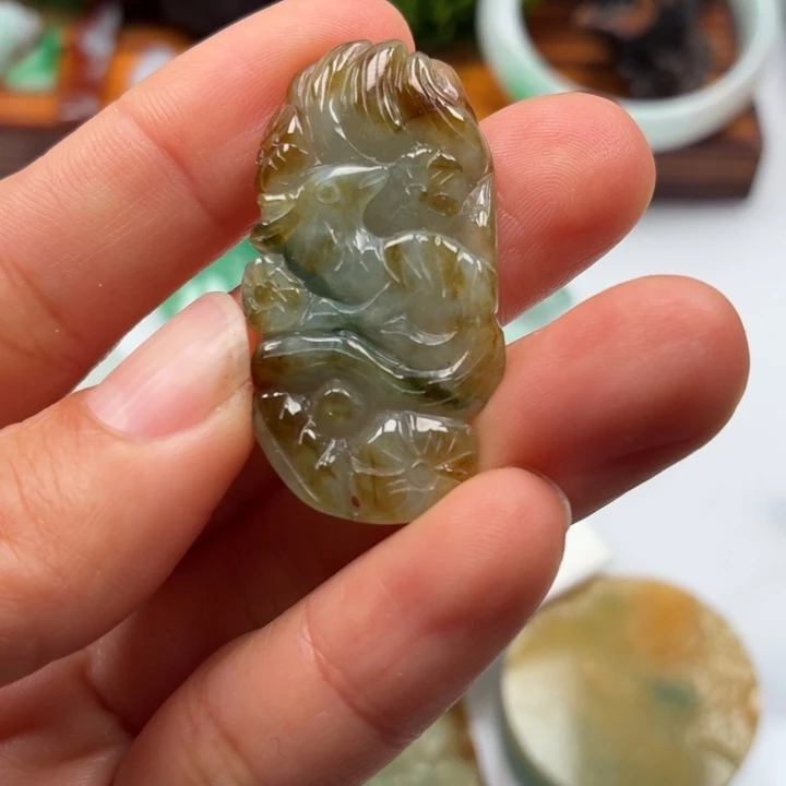 翡翠未镶嵌颈饰翡翠