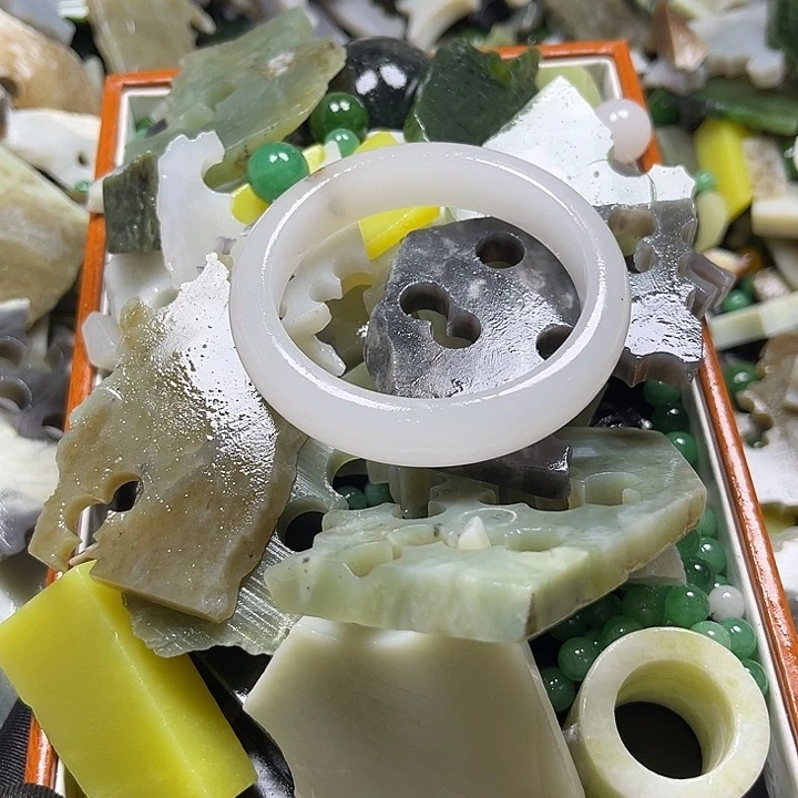 和田玉未镶嵌珠宝奇石天***勤
