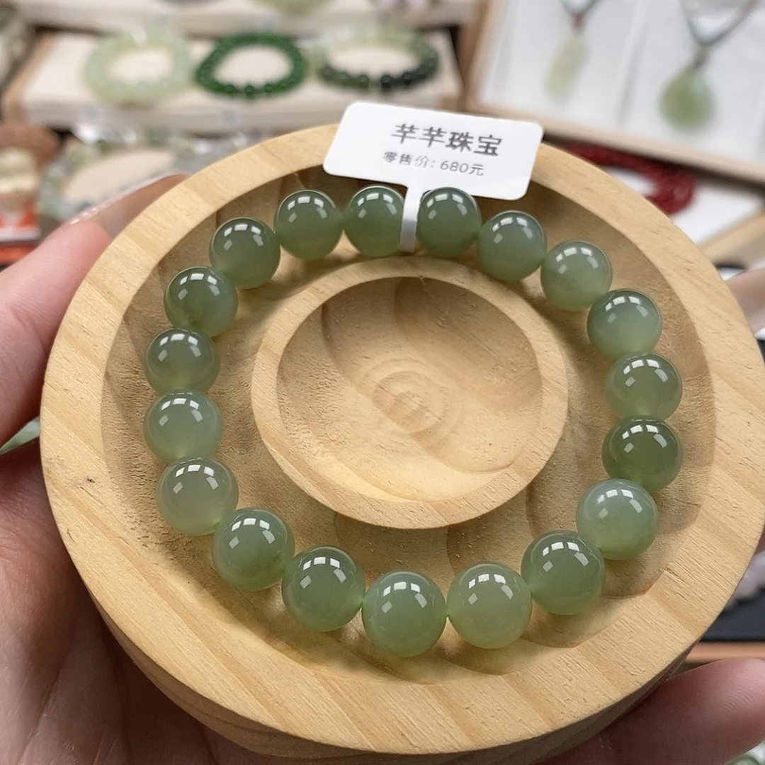 和田玉手链未镶嵌苏*?微微瑕